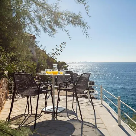 Amelie - Private Seaside Haven *