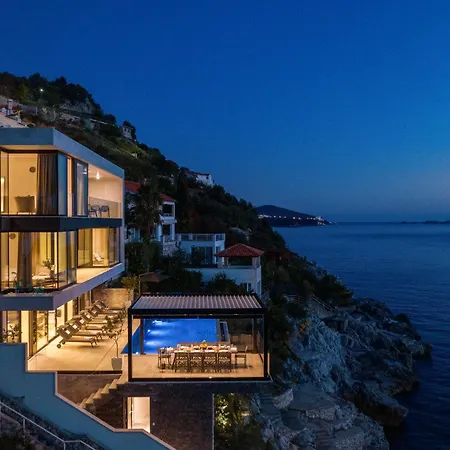 Villa Amelie - Private Seaside Haven *