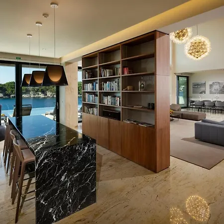 Amelie - Private Seaside Haven Villa *