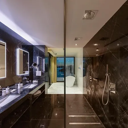 Amelie - Private Seaside Haven Villa *